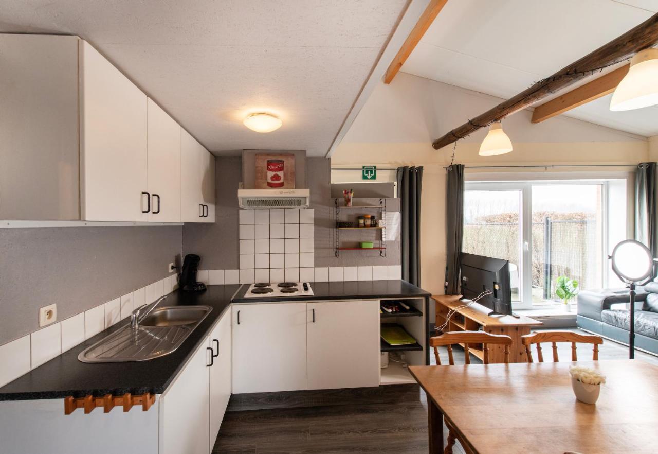 De Smishoeve Met Kinderpret, Dieren En Wellness Heers Bagian luar foto
